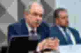 É uma imagem do post com o título Mercadante confirma novo concurso BNDES com cotas de 40%