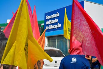 É uma imagem do post com o título Sintep cobra cobra concurso Seduc MT e cita contratos precários