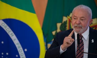 É uma imagem do post com o título Lula fala sobre aprovação em concursos: 'é como ir para o céu'
