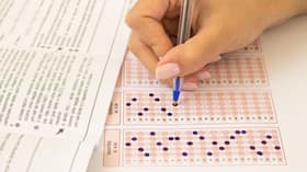 É uma imagem do post com o título Após adiamentos, veja concursos que terão provas domingo, 12