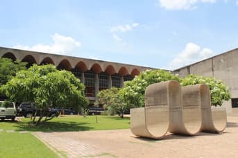 É uma imagem do post com o título Concurso Alepi com 400 vagas previstas terá edital até agosto