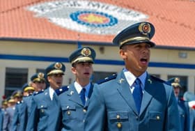 É uma imagem do post com o título Concurso PM SP: divulgado edital com 200 vagas de aluno-oficial