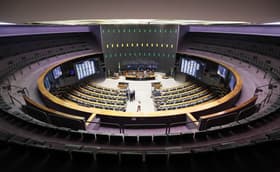 É uma imagem do post com o título Novo concurso Câmara dos Deputados tem comissão oficializada