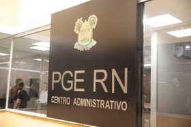 É uma imagem do post com o título Concurso PGE RN tem banca contratada e etapas reveladas