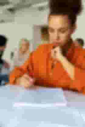 É uma imagem do post com o título Prefeitura de Medianeira PR abre concurso com 90 vagas