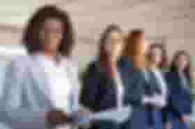 É uma imagem do post com o título Qual a diferença entre servidor público e empregado público?