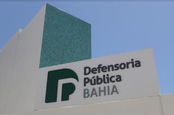 É uma imagem do post com o título Concurso DPE BA: sai edital com vagas para defensor; R$29,4 mil!