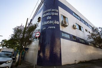 É uma imagem do post com o título Concurso Volta Redonda RJ: sai edital com 37 vagas para Educação
