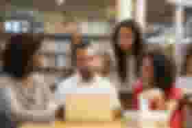 É uma imagem do post com o título TJ PA retifica concurso com vagas para analista e oficial