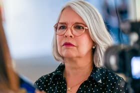 É uma imagem do post com o título Concurso Educação DF: secretária promete 5 mil vagas este ano