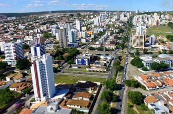 É uma imagem do post com o título Vitória da Conquista BA divulga concurso com 182 vagas efetivas