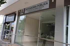 É uma imagem do post com o título Concurso DPE MG: sai edital com 30 vagas para defensor