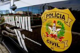 É uma imagem do post com o título Concurso PC SC soma 41 mil inscritos para agente e escrivão