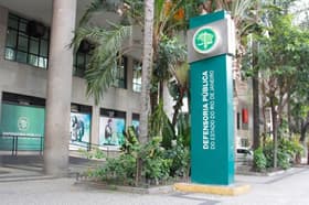 É uma imagem do post com o título Novo concurso DPE RJ é confirmado e tem regulamento em discussão