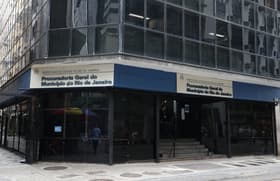 É uma imagem do post com o título Concurso PGM RJ atualiza comissão para área de Apoio e procurador