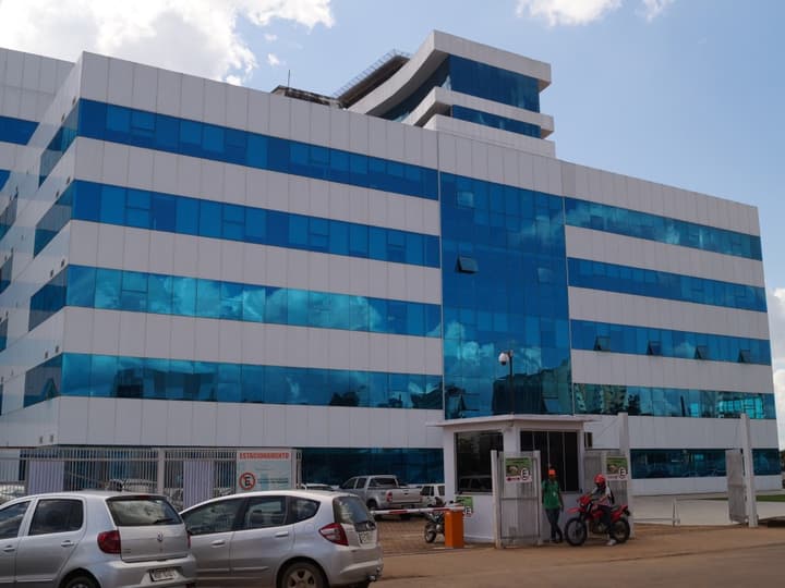 Fachada de prédio da Sesau RO