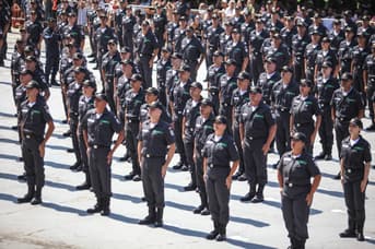É uma imagem do post com o título Concurso PMERJ: governo confirma turmas e ratifica edital em 2026