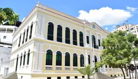 É uma imagem do post com o título Editais do concurso Cachoeiro de Itapemirim ES oferecem 369 vagas