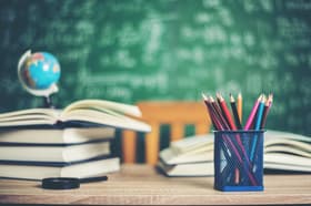 É uma imagem do post com o título Nova Lima MG retifica concurso para 203 vagas na Educação