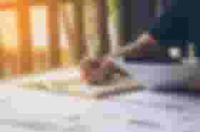 É uma imagem do post com o título CNU: regularidade e foco se destacam no relato dos aprovados