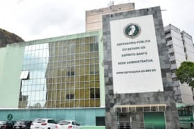 É uma imagem do post com o título Concurso DPE ES para defensor: edital é publicado com 35 vagas