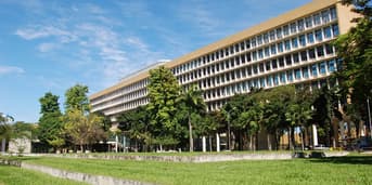 É uma imagem do post com o título Concurso UFRJ reúne 40 vagas de nível médio técnico; veja áreas