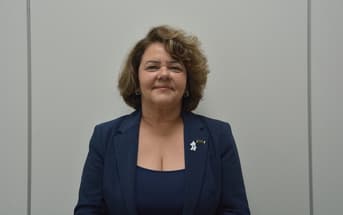 É uma imagem do post com o título Ebserh quer concursos a cada dois anos e diretora explica lotação