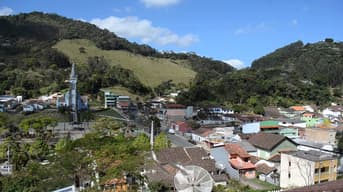 É uma imagem do post com o título Sai edital do concurso Santa Maria Madalena RJ com 147 vagas
