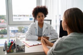 É uma imagem do post com o título Fhemig abre seleção para médicos em Belo Horizonte e Juiz de Fora
