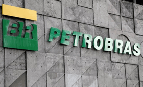 É uma imagem do post com o título Greve dos petroleiros expõe déficit e reforça concurso Petrobras