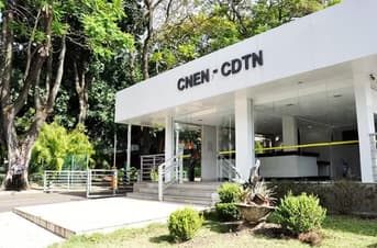 É uma imagem do post com o título Concurso CNEN tem edital publicado com 150 vagas; até R$14 mil