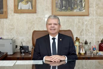 É uma imagem do post com o título Presidente confirma concurso TJ PE e terceirização da área Meio