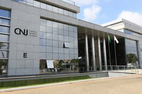 É uma imagem do post com o título Concurso CNJ tem banca definida para edital de técnico e analista