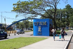 É uma imagem do post com o título UFSM lança edital para Professor com salários de até R$ 6,3 mil