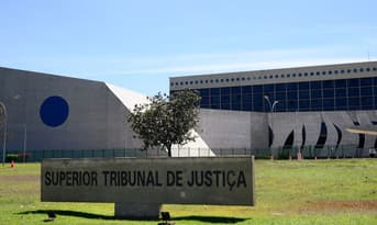 É uma imagem do post com o título Concurso STJ: com inscrições abertas, veja salários e benefícios