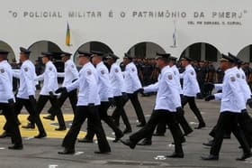 É uma imagem do post com o título Concurso PMERJ: sai edital com 100 vagas para o CFO; R$10,3 mil