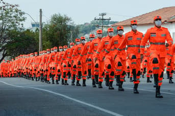 É uma imagem do post com o título Concurso Bombeiros MG: comandante anuncia aval para 329 vagas