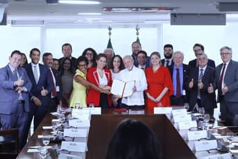 É uma imagem do post com o título Com previsão de prova online, Lula sanciona PL dos concursos