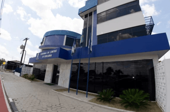 É uma imagem do post com o título Edital do concurso TCE RR é publicado com vagas na área de Apoio
