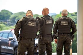 É uma imagem do post com o título Concurso Penal SP: sai edital com 1.100 vagas; R$4,6 mil!