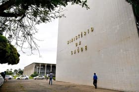É uma imagem do post com o título Sai edital do concurso Ministério da Saúde com 220 vagas; veja!