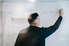 É uma imagem do post com o título Fatec em SP abre seleção para professor de Matemática Discreta