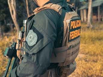 É uma imagem do post com o título Como estudar para concursos policiais 2026: confira passo a passo