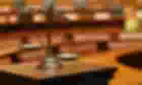 É uma imagem do post com o título Direito Penal: o que cai em concursos policiais x tribunais?