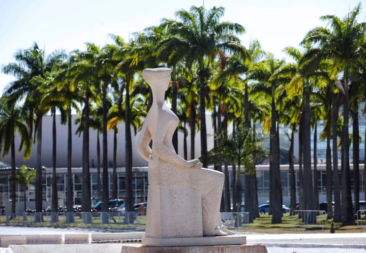 Estátua A Justiça, enfrente ao STF