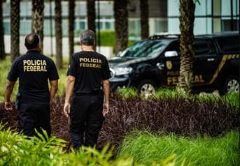 É uma imagem do post com o título Concurso PF: 2,5 mil cargos estão vagos; veja distribuição!
