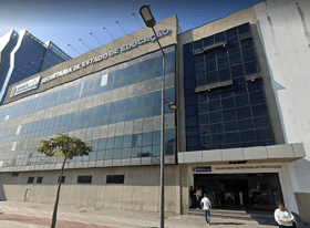 É uma imagem do post com o título Seeduc RJ chamará 2 mil aprovados e vai realizar novo concurso