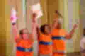 É uma imagem do post com o título Comlurb convoca aprovados no cargo de gari para exame admissional