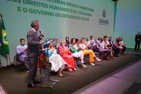 É uma imagem do post com o título Concurso Seas CE: governador anuncia novo edital com 1.080 vagas