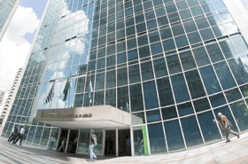 É uma imagem do post com o título Exclusivo! TRF3 define banca para concurso de técnico e analista